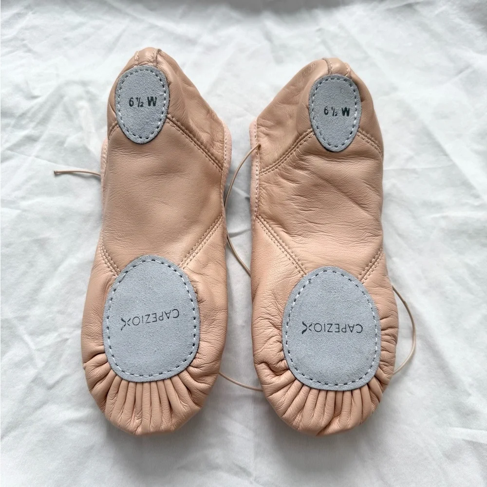 Capezio Leather Split-Sole Juliet Ballet Flat Shoe | Dance Size 6.5 Wide | NWOT